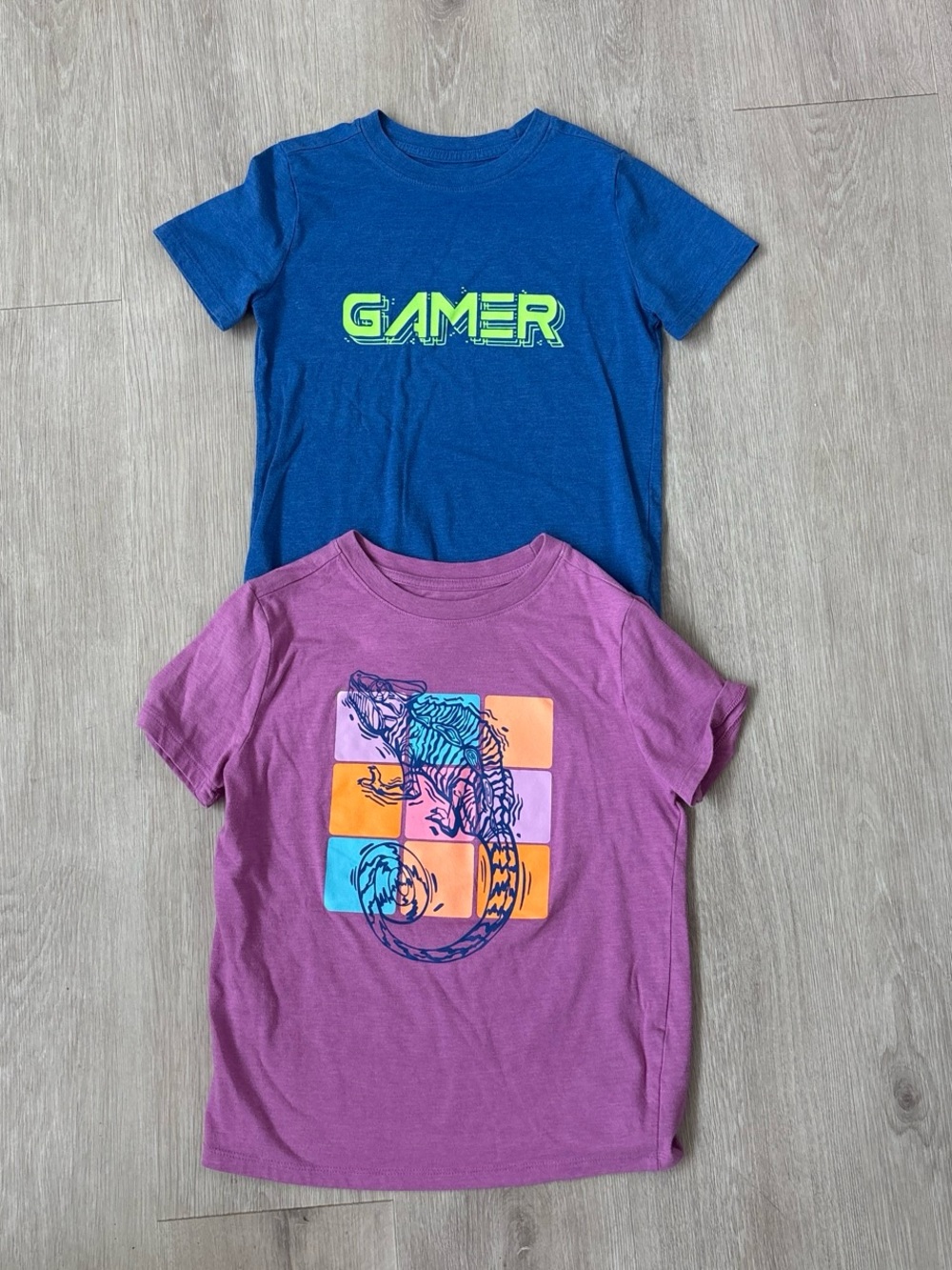 Cat & Jack 2 kids t-shirts bundle size 6/7